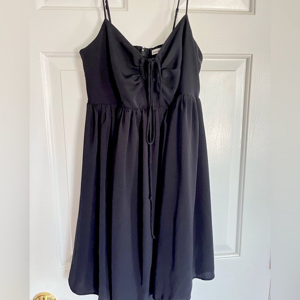 Abercrombie flowy key hole dress size m